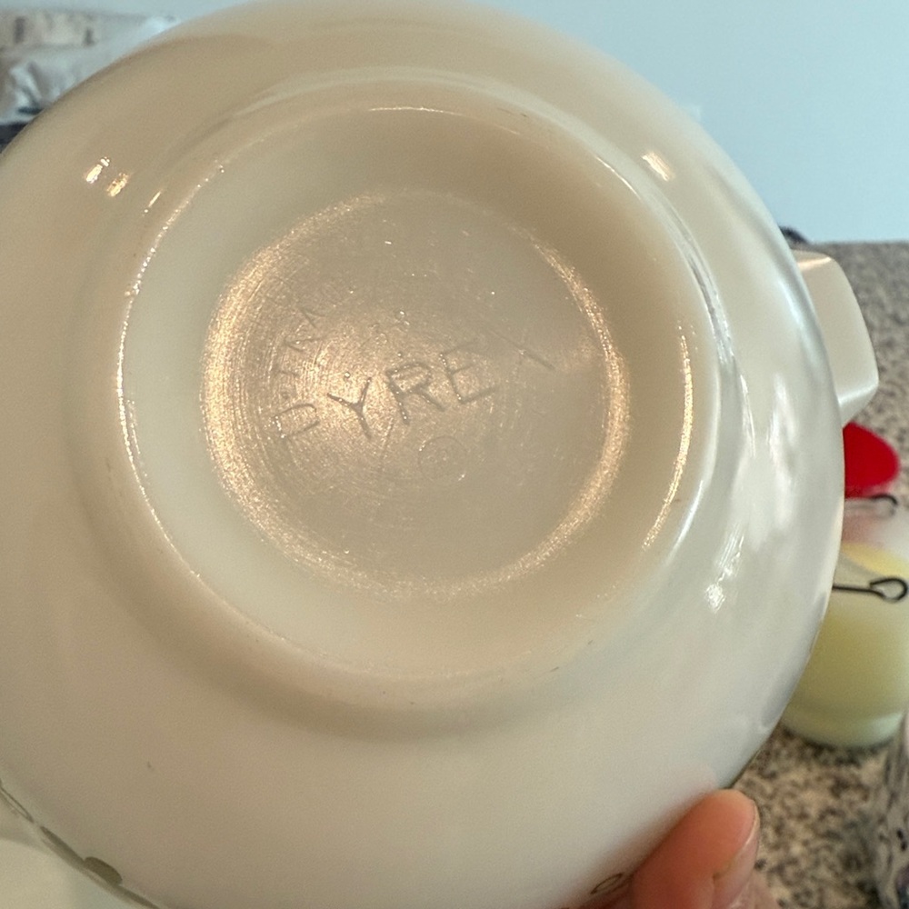 Pyrex White and Green Floral Bowls - Picture 2 of 3